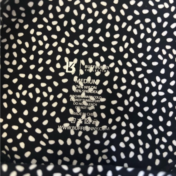 BuffBunny Black and White Patterned Activewear - Picture 5 of 6